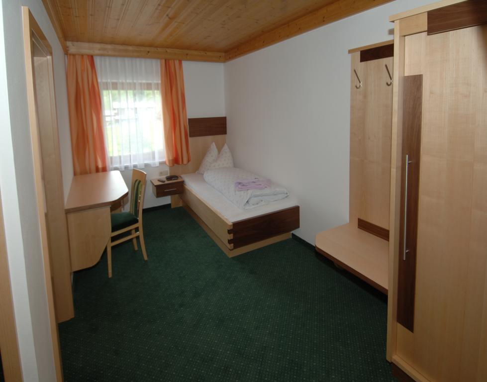 Gaestehaus Ingeborg Saalbach-Hinterglemm Rom bilde