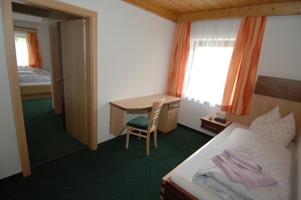 Gaestehaus Ingeborg Saalbach-Hinterglemm Rom bilde